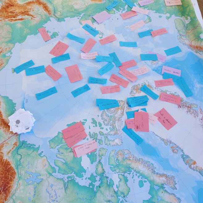 Nejstarší děti ze ZŠ Vápenná se s Ondrou pustily do práce s mapou Arktidy 🌍❄️ Na základě pracovního listu Tání mořského...